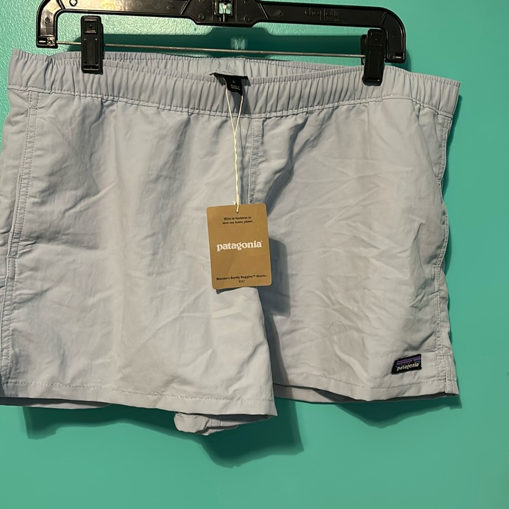 NWT Patagonia Women’s Barely Baggies Shorts 2.5”